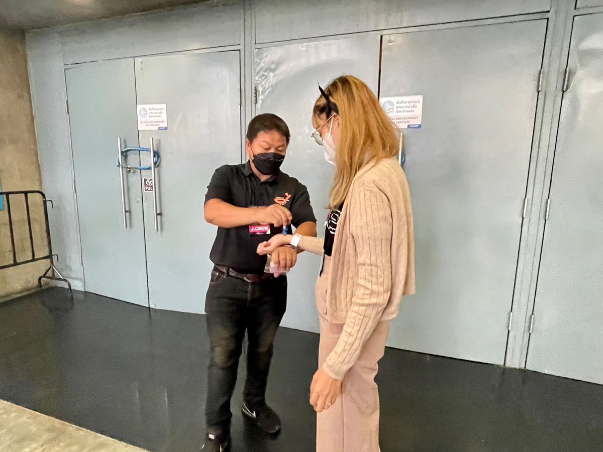 JCrewStaffUsher's tweet photo. Job : D2B ETERNITY CONCERT 22 ปีนับตั้งแต่วันที่ฉันรักเธอ
Venue : Impact Arena
Date : 05-06.08.2023
Thanks Client🙏🏻 : @RSMUSICTHAILAND / @cooliveteam
Thanks Support🤍 : The Security Af Team
Thanks Team🧡 : Staff / Usher
#D2BETERNITY
#securityafteam
#Jcrewteam
#Jcrewfamily https://t.co/8yUA5HRkjX