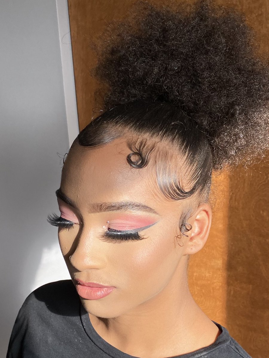 Ayduuhhh's tweet photo. That real life Barbie💗 makeup done by me🤪 ig: ayahsbeautyparlor #614makeup #cbus #makeup #makeupartist https://t.co/FJb6vMWaDH