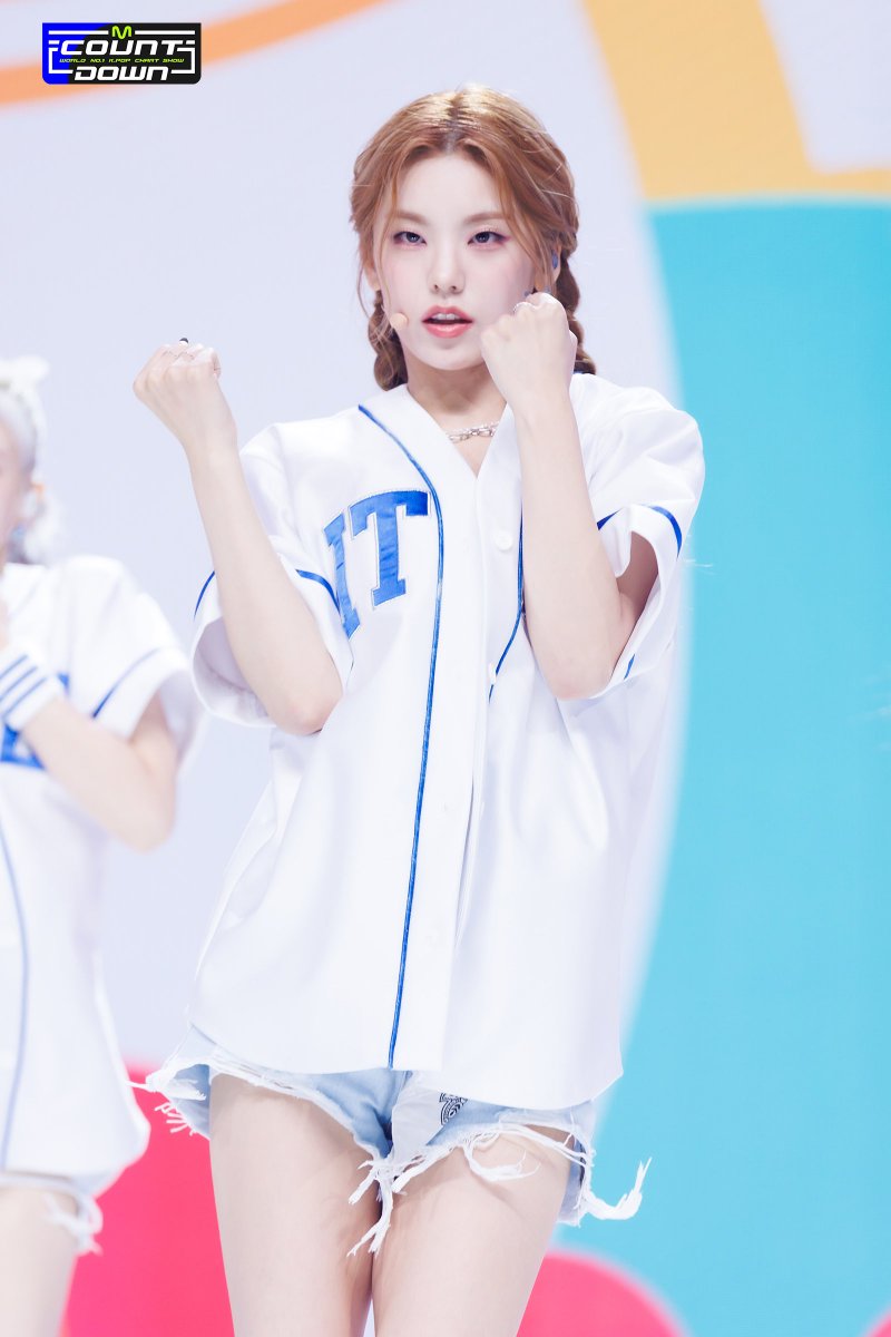 230803 엠카 None of My Business 현장포토 #예지