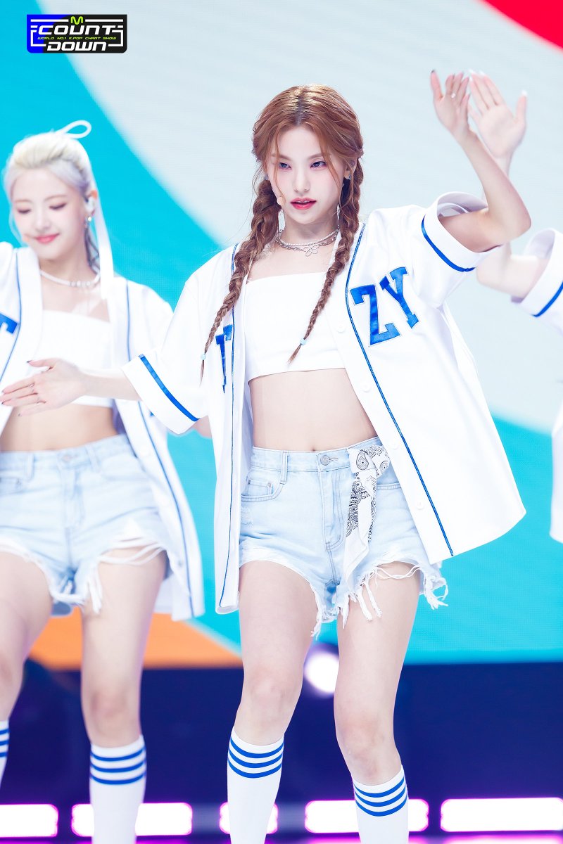 두둥🖤 tweet media