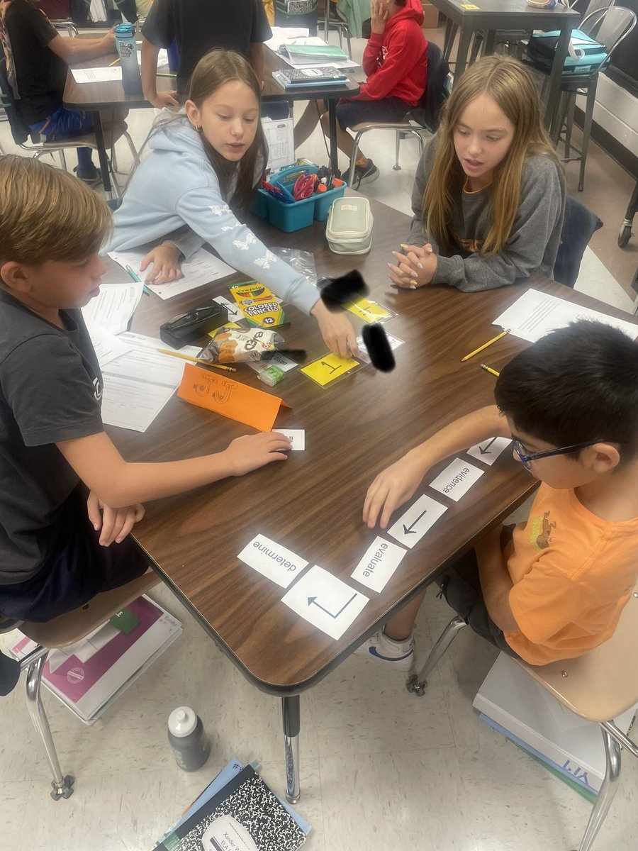 JennaFleming81's tweet photo. Who says vocabulary is boring? 🤷♀️ With our interactive Word Wall, these 5ths made connections between words by not only defining words, but also by explaining how they relate to each other. #fleming5thforce #vocabulary #language @WeAreUnionSTEAM https://t.co/SJ4gdNThFB