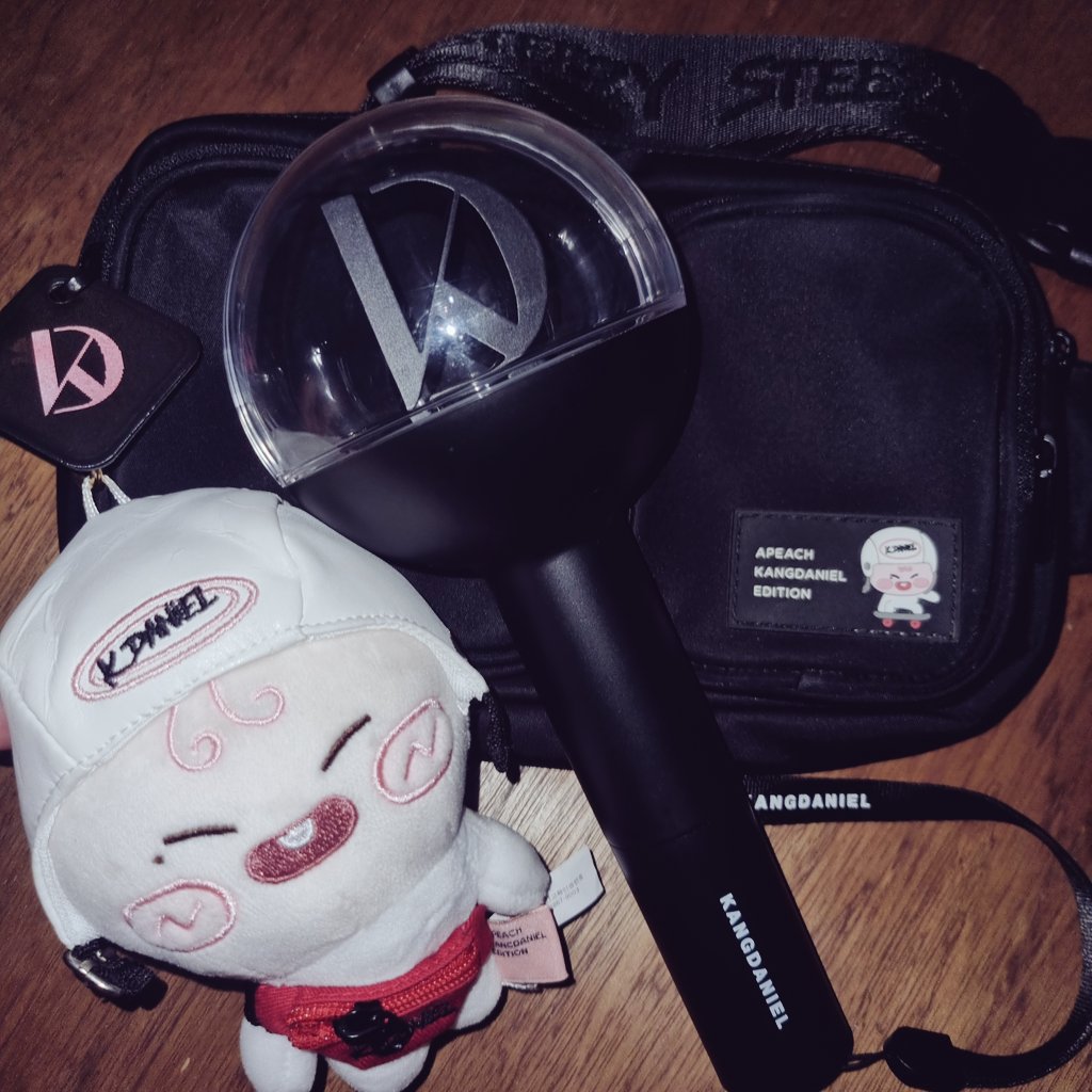 DANielITrustYou's tweet photo. Glad I bought the hipster apeach waistbag, alternative pouch for my ls so cute 🥹
Thanks mamsh @randomkpop___
nxtime ulit 😁 https://t.co/jxLevEKuOL