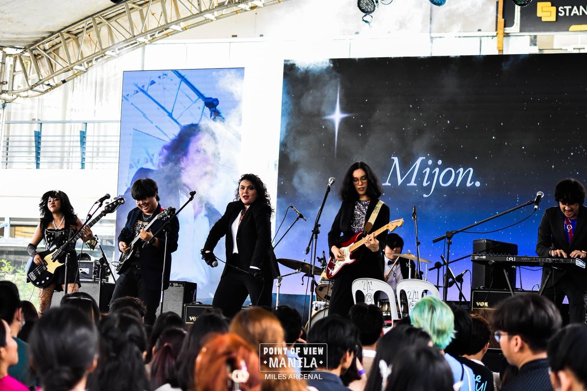 POVManila's tweet photo. Infusing the air with harmonious melodies, the local ensemble 'Mijon' mesmerized the audience at UP Music Circle's IN BITUIN: 25th Anniversary Gig last Saturday, August 5th, held at Mandala Park in Mandaluyong City.
#InBituin2023 #HappyBirthdayUPMC #Mijon #povmanila https://t.co/Qa2RTX0wcH