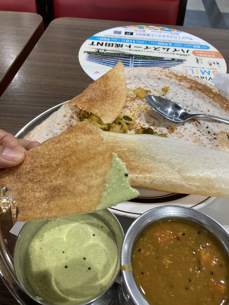 kzkngy1's tweet image. #MasalaDosa &amp;amp; #Sambar 🍛🥄 #ハラルドーサビリヤニ  #Narita   #めっちゃおいしい けど食べ方あってるのかな😅🙏✨