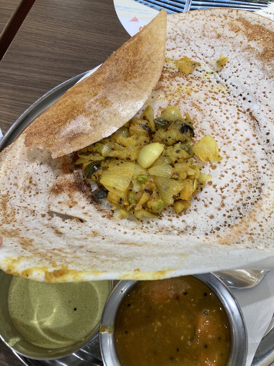 kzkngy1's tweet image. #MasalaDosa &amp;amp; #Sambar 🍛🥄 #ハラルドーサビリヤニ  #Narita   #めっちゃおいしい けど食べ方あってるのかな😅🙏✨