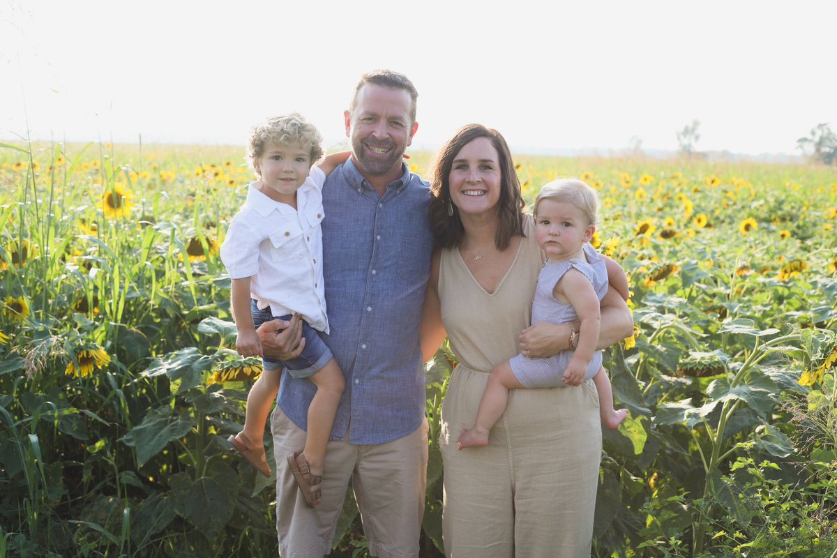 dmusso4's tweet photo. Family! @BrianneMusso 🌻📸 https://t.co/IJZEPbgwTz