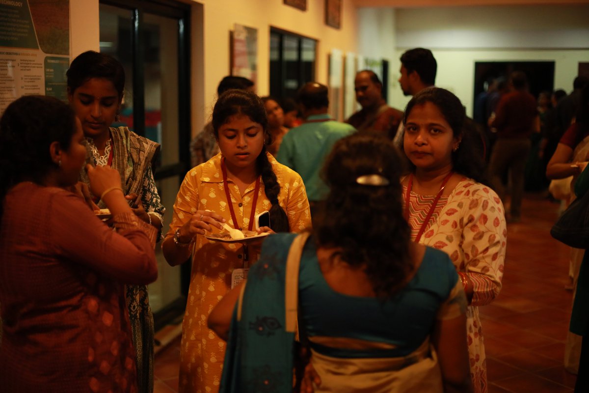 mssrf's tweet photo. 🌾Millet Moments at the #MSSRF_Conf2023
Attendees relish the flavorful millet dishes by Ms. S. Adhieswari's #MilletMagic 🍽️
🌾A flavorful journey toward sustainability & health
🍽️Let's relish the goodness of #millets together!
#MightyMillets https://t.co/liETqOV5MA