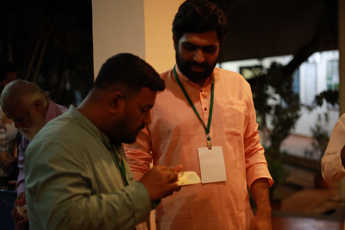 mssrf's tweet photo. 🌾Millet Moments at the #MSSRF_Conf2023
Attendees relish the flavorful millet dishes by Ms. S. Adhieswari's #MilletMagic 🍽️
🌾A flavorful journey toward sustainability & health
🍽️Let's relish the goodness of #millets together!
#MightyMillets https://t.co/liETqOV5MA