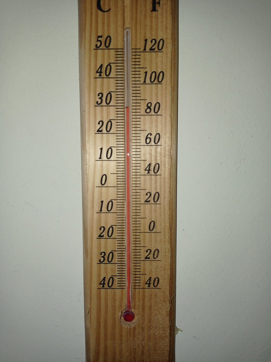 eustma's tweet photo. Sevilla 6:15h de la mañana. 30*C https://t.co/znHxkEipZ8