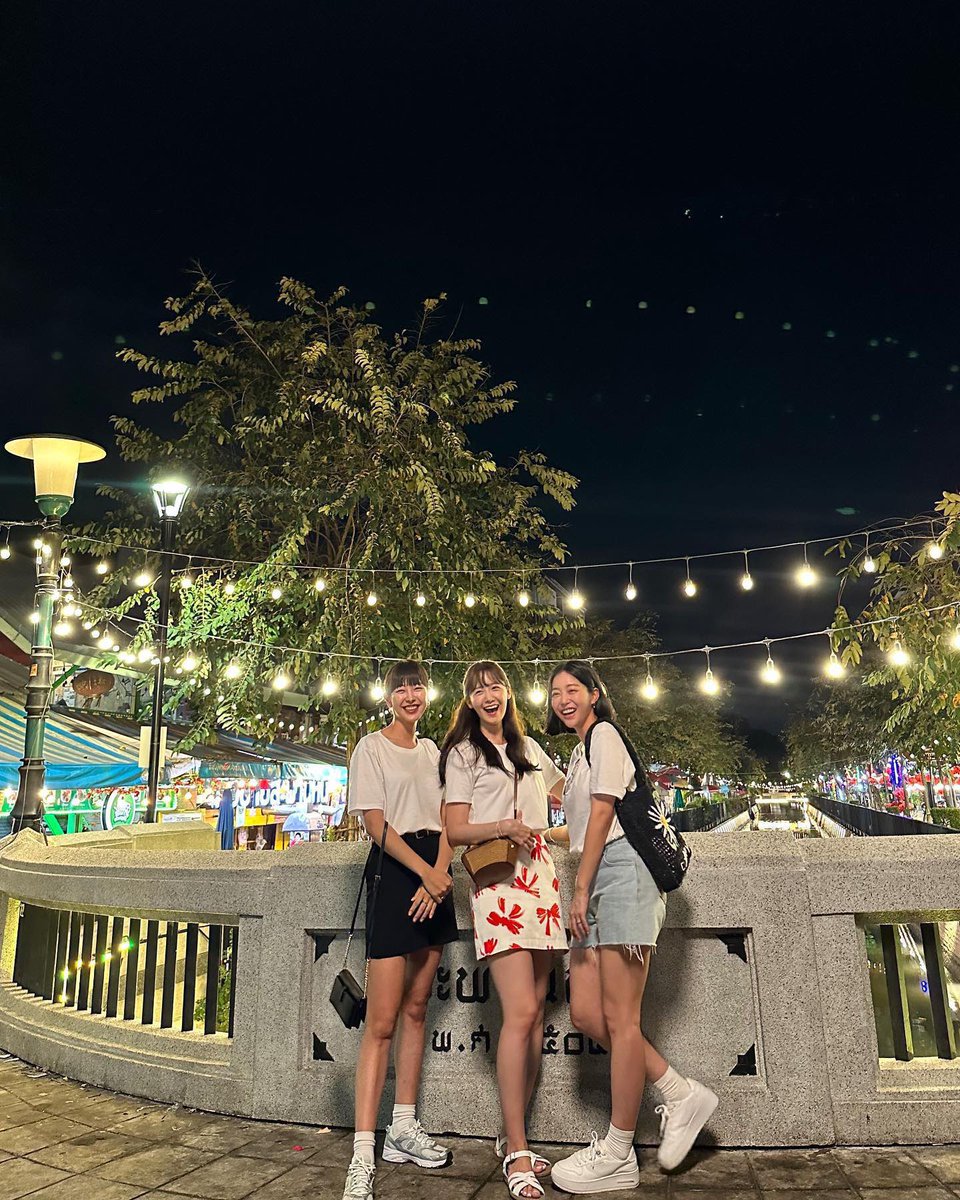 KayPaw3's tweet photo. Ktl had me laughing till I cried and screaming into pillows like a little school. I’ll always remember this summer of 23 with a smile because of you

Thank you my three musketeers, six siblings, Sarang’s halmeoni, and last but not least, my cheonwon. 

#ThankyouKingTheLand https://t.co/WTlqGMB35s