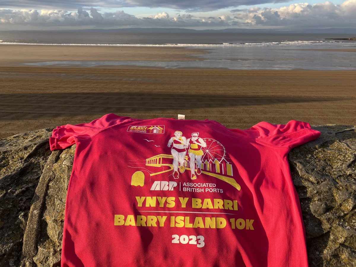 Bore da, Barry Island! 

An early start today for the reveal of the @ABP_WSSP Barry Island 10K finisher’s tee 🩷