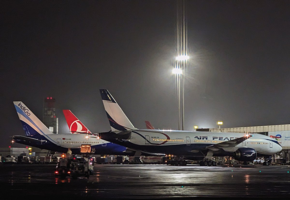 In search for Vada Pavs, but only found B777s instead
Can you call four B777s a Quartet of 777s? (The 4th 777 is an Air India -200 ex Delta, you can see the top of the tail).
#AvGeek