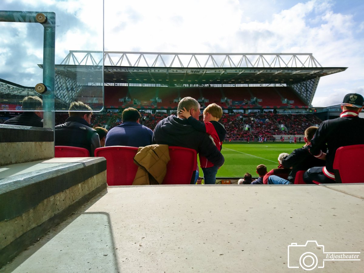 stadionautist's tweet photo. Ashton Gate Stadium
Bristol City FC
#groundhopping #groundspotting #stadiumhopping #ground #stadion #stadium #stade #estadio #stadio #stadionautist #groundhopper #bristolcity #bristol #ashtongate #robins #championship #england #engeland #uk #bristolcityfc #stadiumautist https://t.co/0gpvJoRwmu