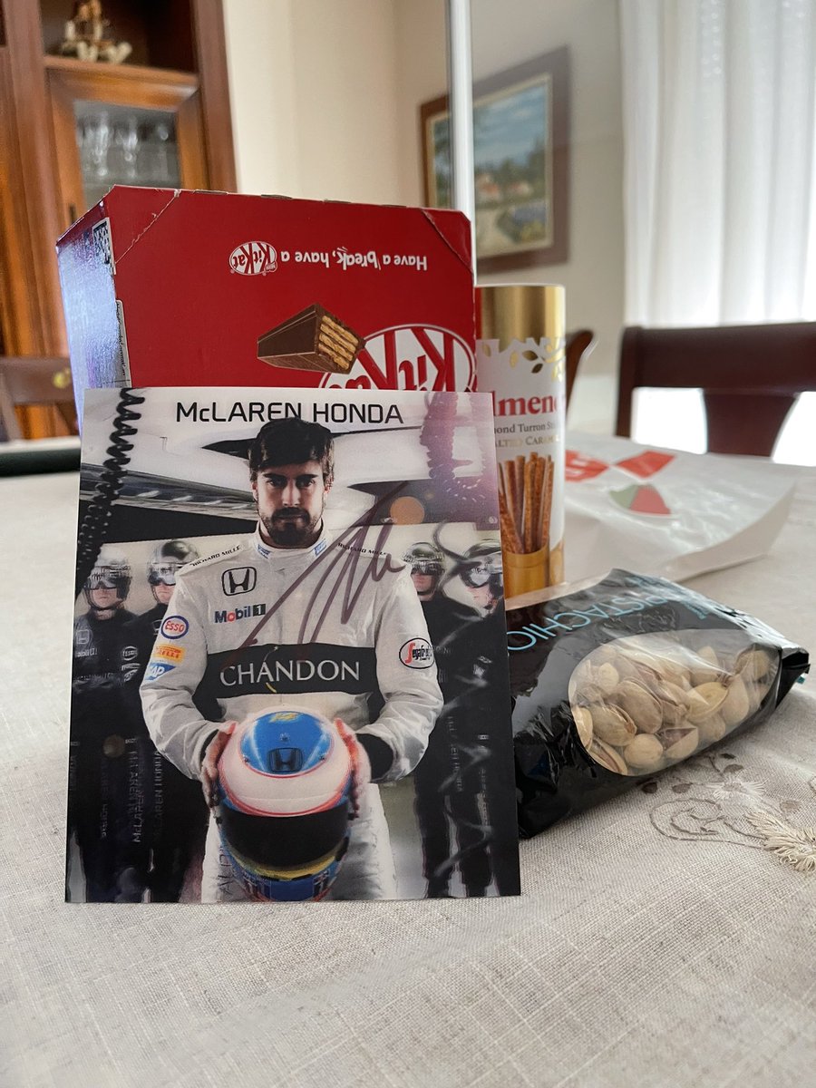 alo_samurai's tweet photo. Hace 17 años que no siento la vida y el ambiente de la gente de esta ciudad,y estoy muy contento de he podido volver aquí.#Salmanca te amo mucho🫶 https://t.co/gQTBJQpaMs