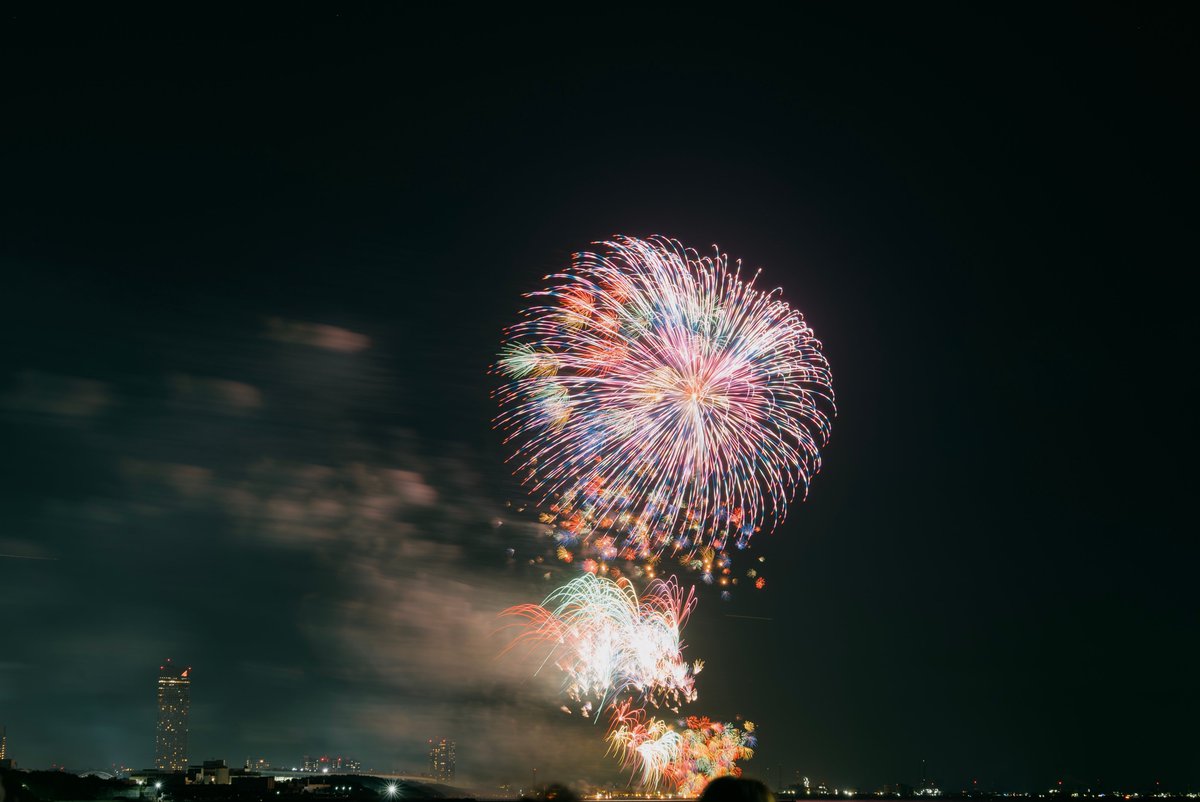 sinckkkkk's tweet photo. 幕張ビーチ花火フェスタ

#FX3
#花火 #花火大会 #fireworks #花火写真 #japantravel #summer #nightphotography #fireworks #japan_fireworks  #exploringjapan #art_of_japan_ #japan_of_insta #photo_jpn 
#bestjapanpics #japantravelphoto #tokyocameraclub https://t.co/nT2Bt57MJL