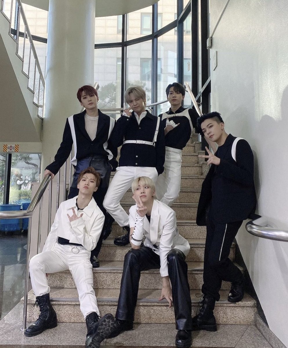 DCrunchUS's tweet photo. [instagram] jungseung post!

🐸: congratulations!💎 #/181920212223

#DCRUNCH #디크런치 #D_CRUNCH https://t.co/UnTNLM9AiA