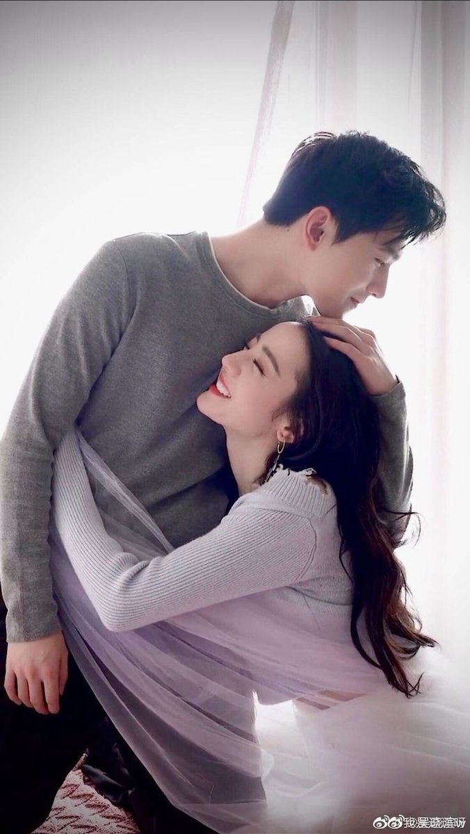Blink_AliceShen's tweet photo. #YouAreMyGlory, a drama that promoted healthy relationship between two actually working, mature, responsible and respectful adults, a drama that promoted and shone light on the lifestyle of a very low-key profession and was praised by the people working in that profession for giving justice to their field, a drama that made both the book fans (you know how difficult it is to please book fans!) and romance genre fans in general adoring it, a drama that made both Tencent and WeTV so rich their apps even got crashed because so many people were trying to buy the fast tracks, a drama that were raised banners in their honor by the schools and universities, a drama that was dubbed as the ceiling of the bg modern romance in recent years. Yeah, the fans of that kind of drama were indeed insecure about another drama that they can't even remember.

All I remember is, we had the best summer in 2021 chasing YAMG. We only had fun, and alices got to built a long lasting friendship with one of the best fandoms we've ever encountered on here, yangmaos. ❤️

And both of our fandoms know our faves had a very pleasant and enjoyable collaboration with YAMG and they had nothing but great things to say about each other. ❤️

And that's enough for me. No other hateful opinions of an anti who didn't even experience that era with us matter. 😌

#Dilireba #YangYang