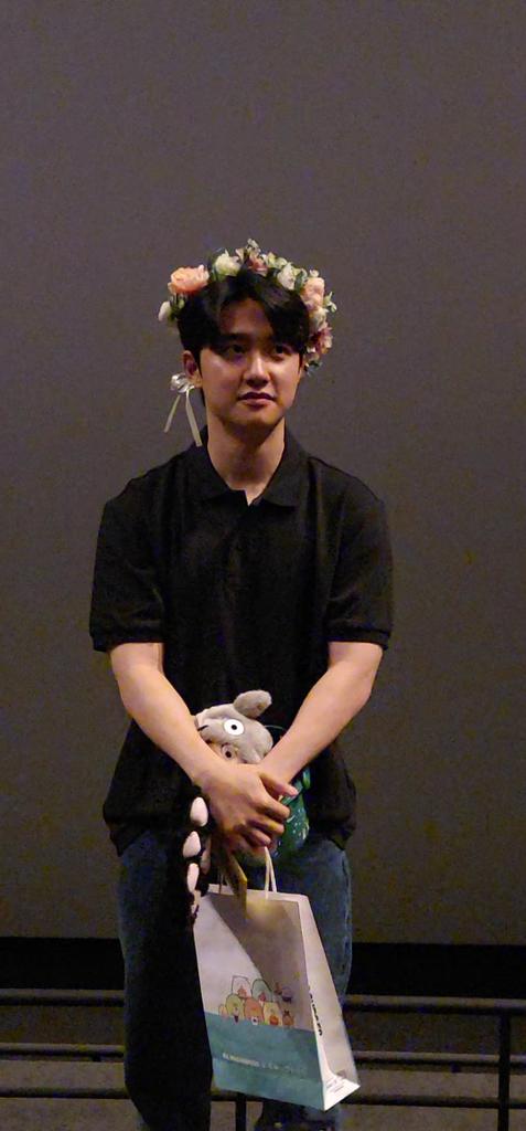 زجه زدنم دیگه توصیف گره حال الانم نیست.
زیبایی این مردی زیادی غیر قانونیه.😭😭

kyungsoo the moon
kyungsoo actor
kyungsoo stage greeting
Kyungsoo September

<a href="/weareoneEXO/">EXO</a>
#KYUNGSOO  #TheMoonMovie
