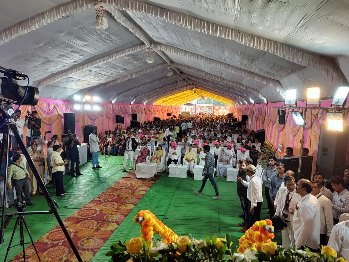 BhusavalDivn's tweet photo. अमृत भारत स्टेशन योजना के तहत आज शिलान्यास समारोह में मलकापुर स्टेशन पर उपस्थित सम्माननीय अतिथि गण.
#AmritBharatStations @Centralrailway. https://t.co/g6XHWGGKU4