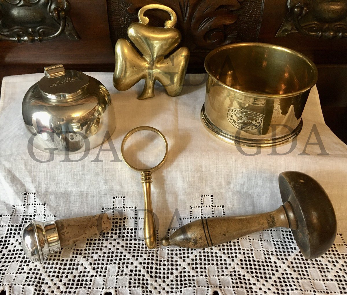 maviedanslart's tweet photo. Good morning #earlybiz
Looking for a unique gift idea or special memento?
I have a range of antique, vintage items to browse.
See them at,
https://t.co/2hHxQyYO16
#UKGiftHour #UKWeekendeHour #SundayFringe #SmartSocial #GiftIdeas #Reuse #Vintage #Antiques https://t.co/jQrY8oJXaZ