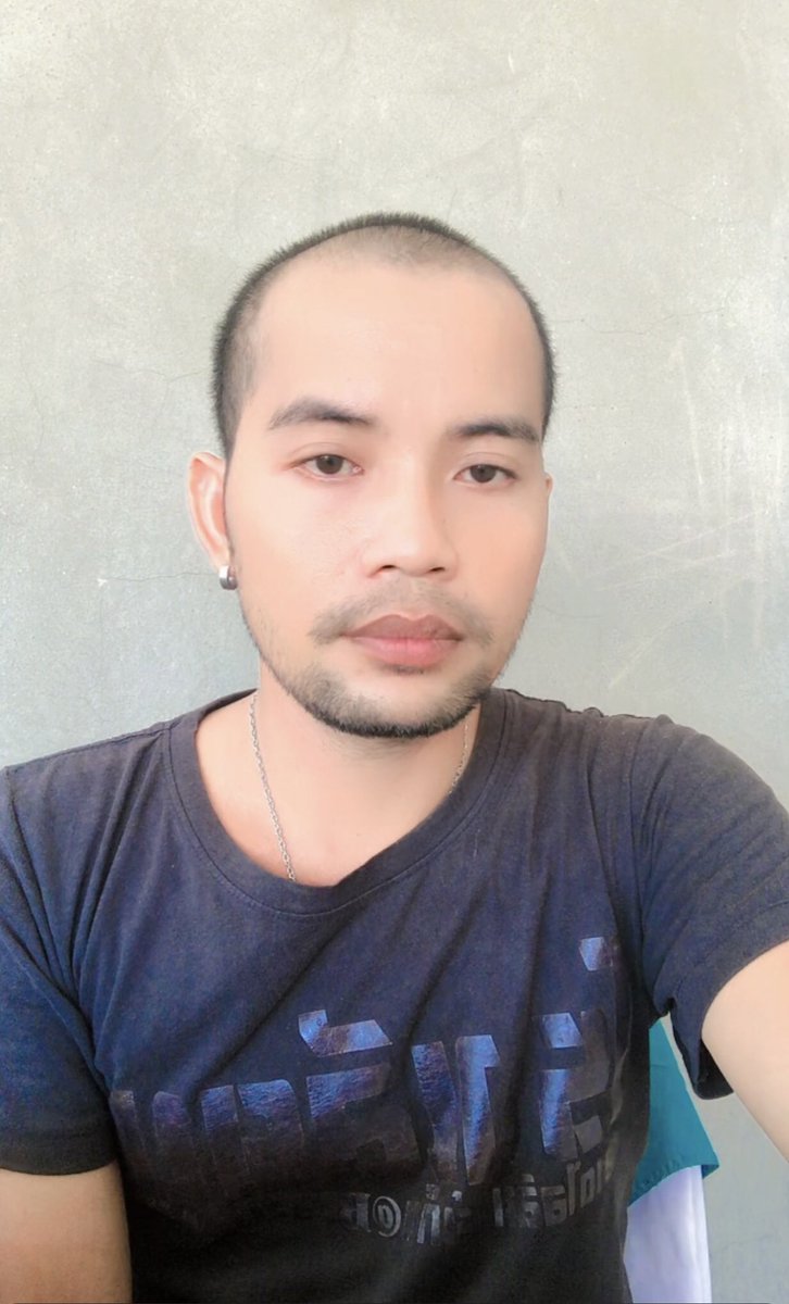 RumThuna's tweet photo. មុខប៉ុណ្ណឹងដែរតែអត់មានអ្នក ពេទ្យីសោះ ស៊ីងហ្គលបែបនេះក៏ល្អដែរហាសសស https://t.co/7Jrh4Uskae