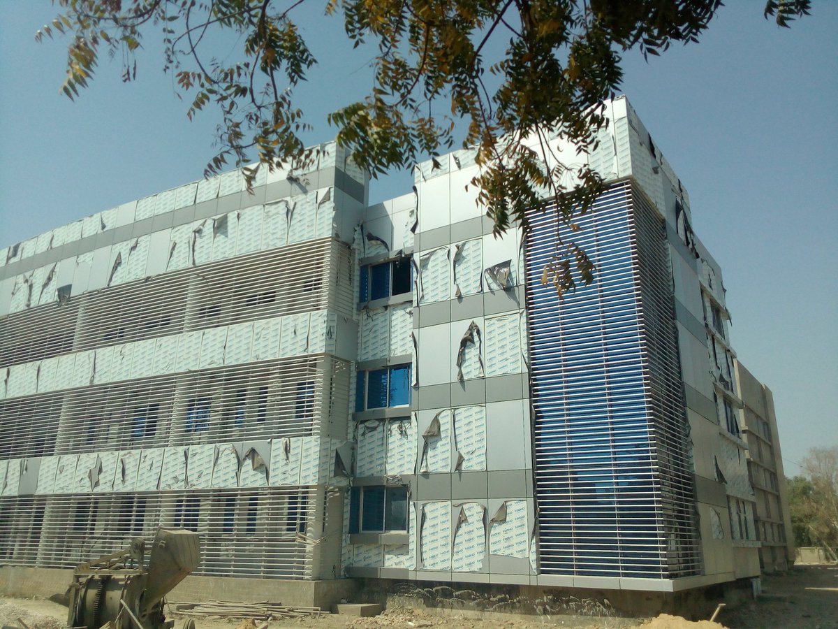 BBhuttomaryam's tweet photo. New incredible news 💗healthcare facility in Shaheed Benazirabad! The facility is called #BIUT & it was inaugurated by @AzraPechuho it means that ppl will be able to receive quality #kidney_treatment locally instead of having to travel long distances. @BBhuttoZardari
@AseefaBZ https://t.co/gD8ZHw0kSK