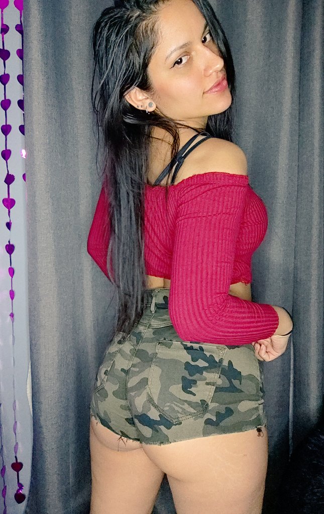 Cristindiaz23's tweet photo. Feliz Sábado! 💋❤️
Sigueme en mi nuevo IG: Cristind_29 https://t.co/OcGyp4yY6b