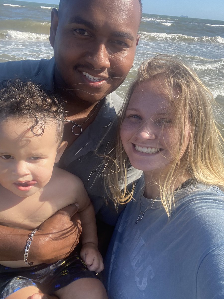 ughhabby's tweet photo. Beach day ☀️ https://t.co/ZiW5QULhCU