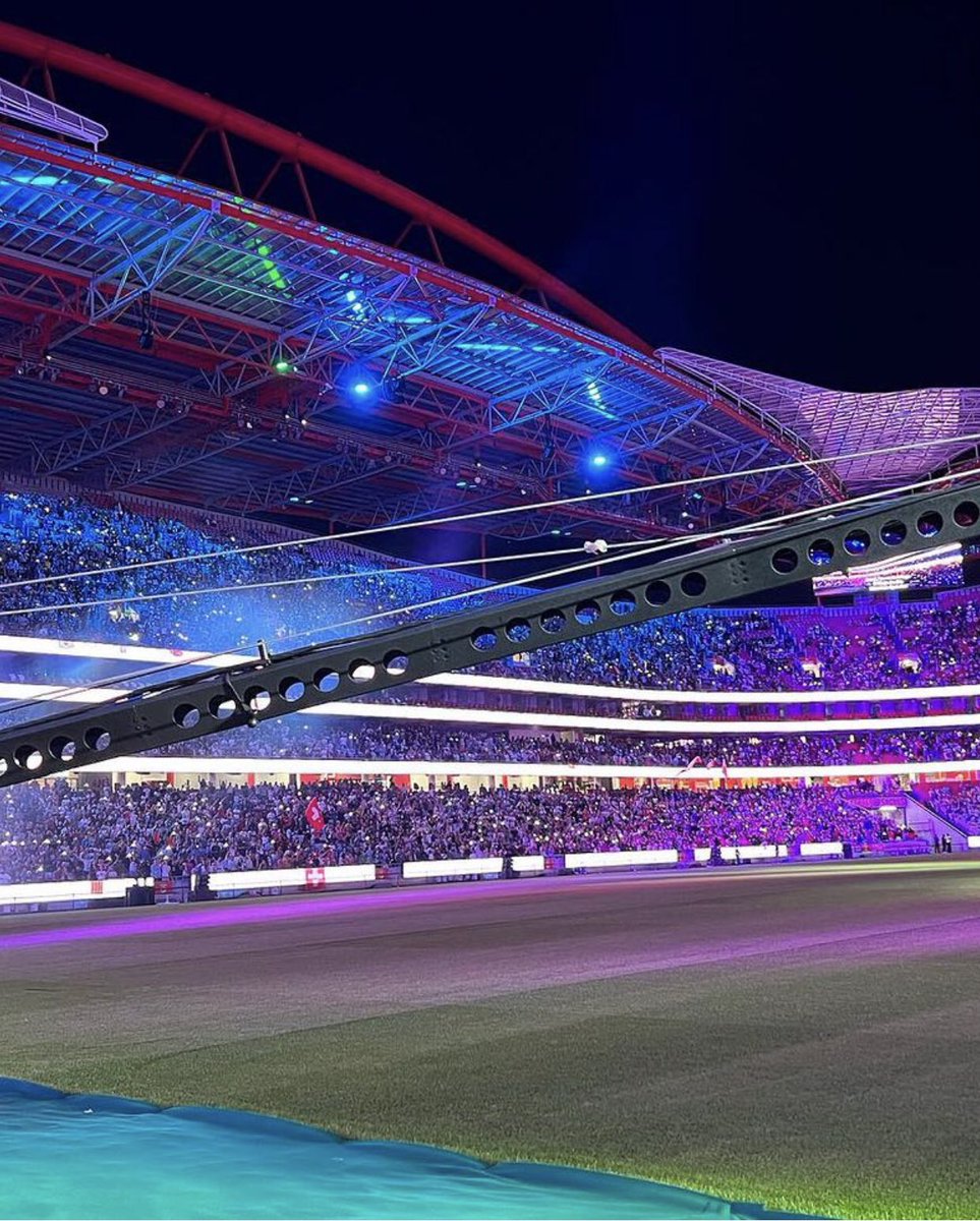 gosplaydigital's tweet photo. The Change Lisbon a organisé un rassemblement qui a eu lieu au stade @slbenfica le vendredi 04 Août. 
Cet événement à la gloire de Christ a réuni plus de 44.700 personnes venues de partout.
Des milliers des personnes n’ont pas eu accès dans le stade. 
Comme le dit le pasteur. https://t.co/oiIlMChhQv