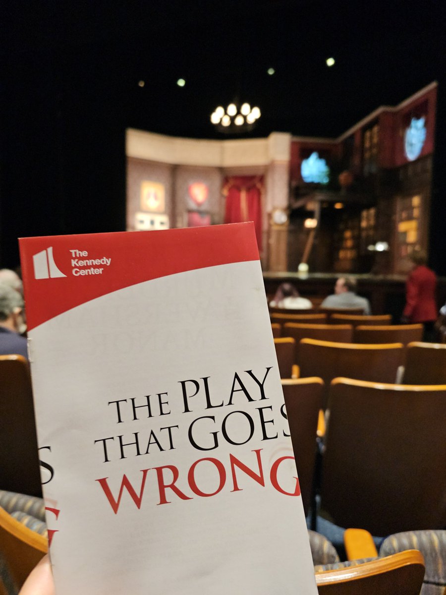 HiddenSky's tweet photo. A wonderful afternoon spent seeing @BwayGoesWrong at the @kencen. Back for one more round tomorrow! https://t.co/FRbvK70WXk