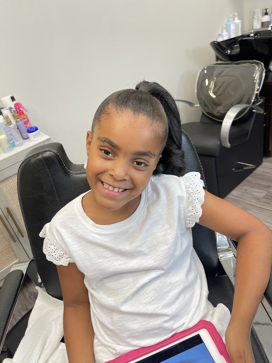 erickallen's tweet image. Today my baby got her first big girl hairstyle. 😢 #ToFast