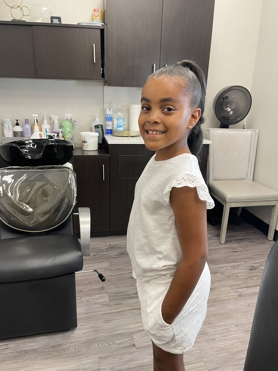 erickallen's tweet image. Today my baby got her first big girl hairstyle. 😢 #ToFast