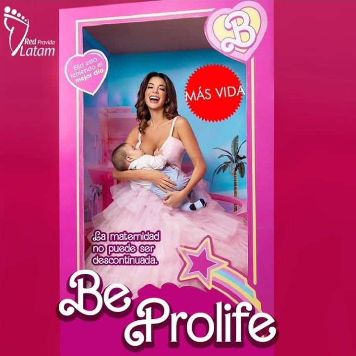Rey_Guardian's tweet photo. 🚨| ÚLTIMA HORA: FEMINISTAS ANTI-MATERNIDAD ESTÁN ENOJADAS CON ESTÁ FOTO, VAMOS HACERLA VIRAL. 🤩

📢 Esta #Barbie está haciendo enojar a la generación de FEMIORCOS y degenerados ANTI-HIJOS, porque ha decidido ser madre.

"Una mujer de casa no es una esclava, es el Ama de casa.
Una mujer de cocina no es una sierva, es la Reina de la familia.
Una mujer que educa a sus propios hijos no es una fracasada, es la Maestra de todas las ocupaciones.

Ella es el corazón de la familia, ella es la gloria del marido, ella es el consuelo de los hijos, es la alegría de los nietos. 

El mundo la critica, la cultura la denigra, las mujeres la envidian, los hombres la desean, pero solo los nobles la obtienen.

De todas las cosas que un hombre puede alcanzar en esta vida, una buena esposa es la posesión más preciada: el que la encuentra, ha encontrado la fortuna del cielo."
— @EniorJimenez

"La maternidad no puede ser descontinuada". 

🔰| Guardianes De La Libertad
(@Rey_Guardian)