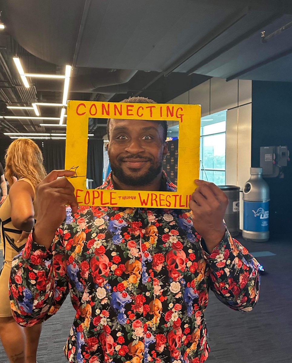 Wrestle_Connect's tweet photo. Thank you to those who understand my art/message enough to keep it going even when I can’t be there.  

@WWEBigE 

#connectingpeoplethroughwrestling #summerslam #wwe https://t.co/KDe1IbMVKA