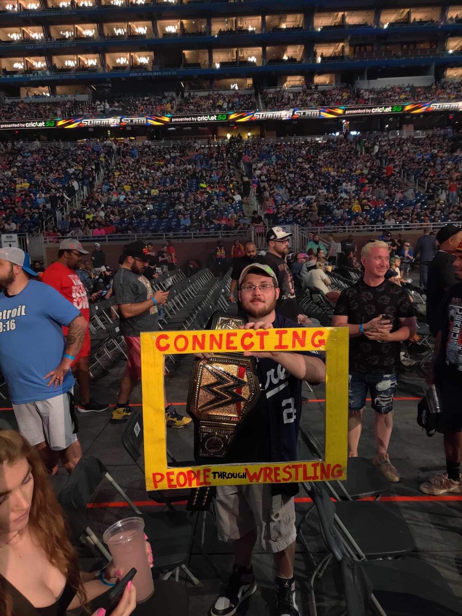Wrestle_Connect's tweet photo. Thank you to those who understand my art/message enough to keep it going even when I can’t be there.  

@WWEBigE 

#connectingpeoplethroughwrestling #summerslam #wwe https://t.co/KDe1IbMVKA