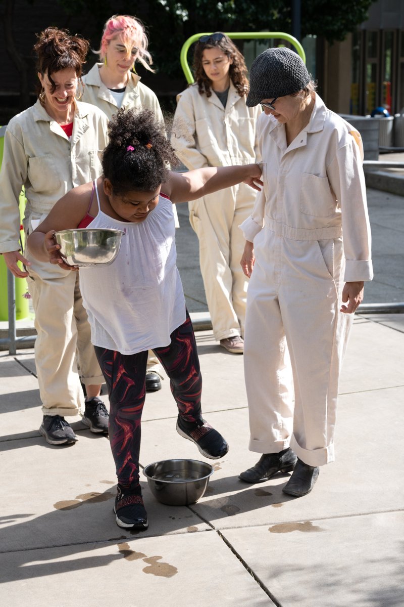 MovingGround_'s tweet photo. Memories of the community at Boedekker Park engaging with the NETWORK project in the Tenderloin Arts Festival. 
Photos of Tenderloin community members with MovingGround collaborators, Tanja London, Krista DeNio, Heidi Erickson, and Maxine Flasher-Duzgunes by Hillary Goidell https://t.co/urv5MJhO1T