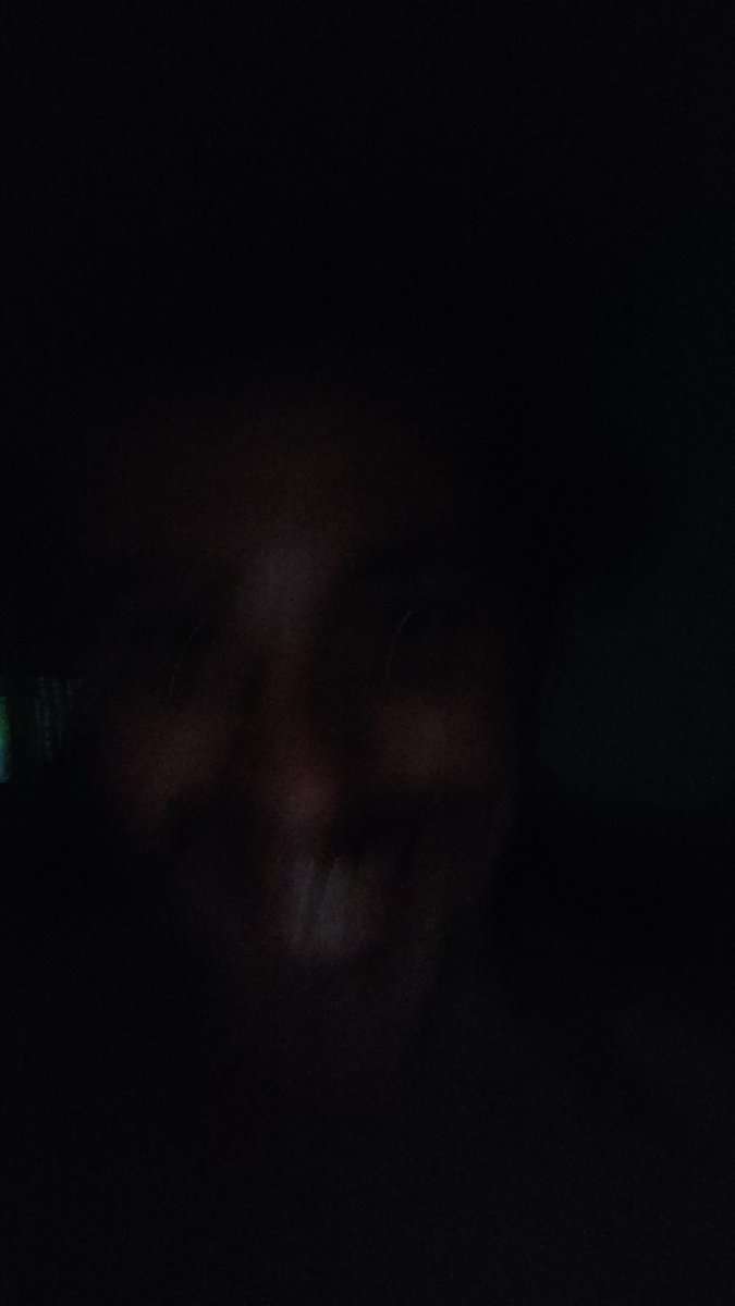 claroQn's tweet photo. Sábado a noite https://t.co/YANo6b3m6J