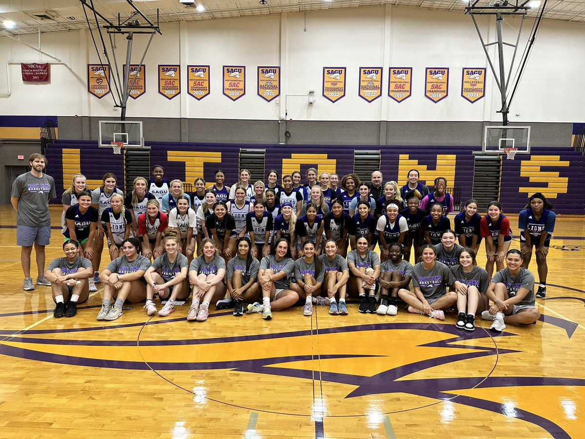 CoachJKite's tweet photo. Great day of basketball! Super thankful for everybody who spent their Saturday with us! Incredible energy and coaching from all of our current players today! https://t.co/VDvjhMKeam