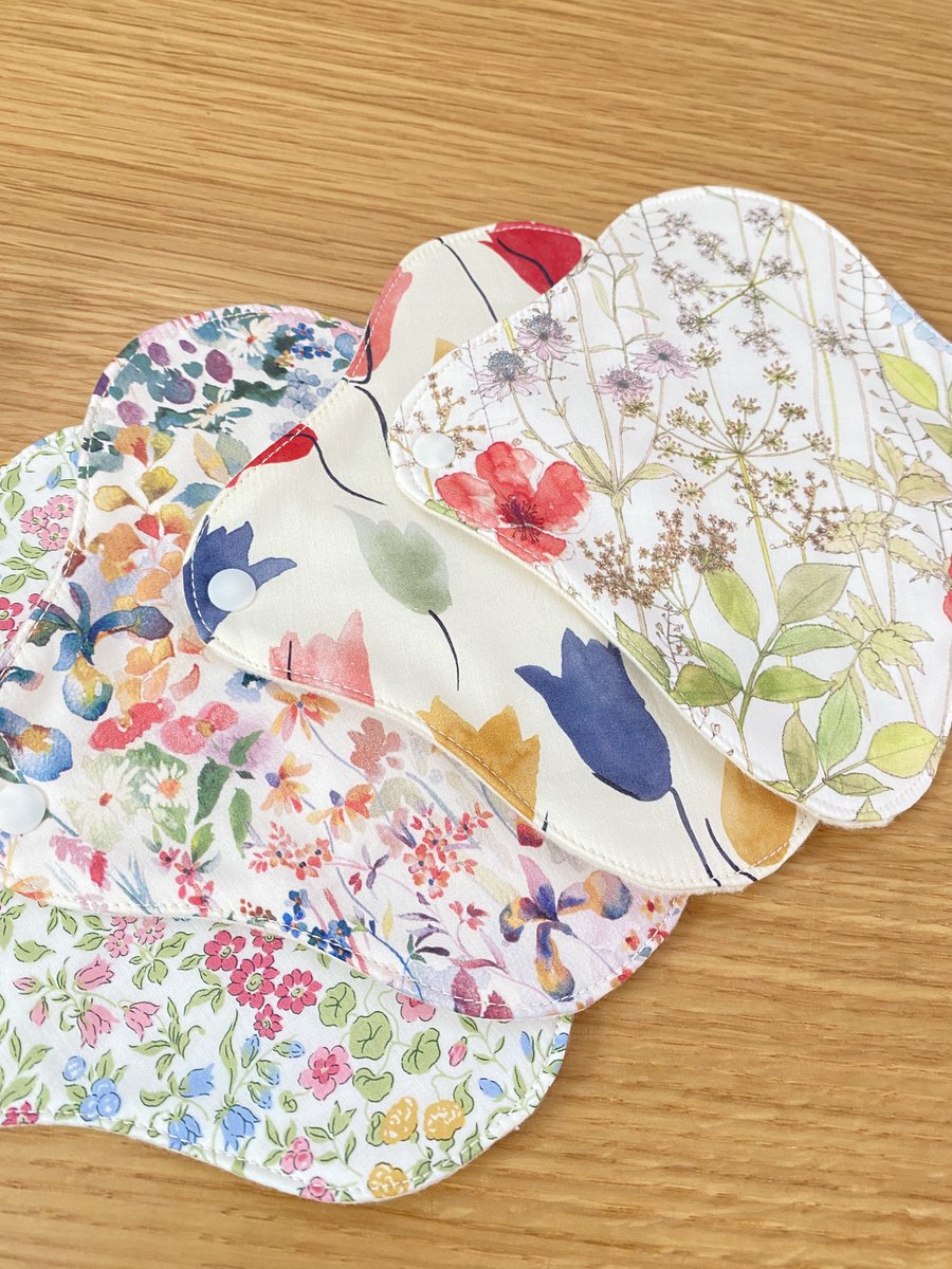 こんにちは！
暑い日が続いていますね💦
リベ大フェス終了して早２週間。布ナ
プキン追加受注分の半分を先日発送☺️
残り半分も鋭意作成中です👍8月下旬
にはお届けできたらと思います！！
今月中にはスキルマーケット登録予定
です😆
#布ナプキン