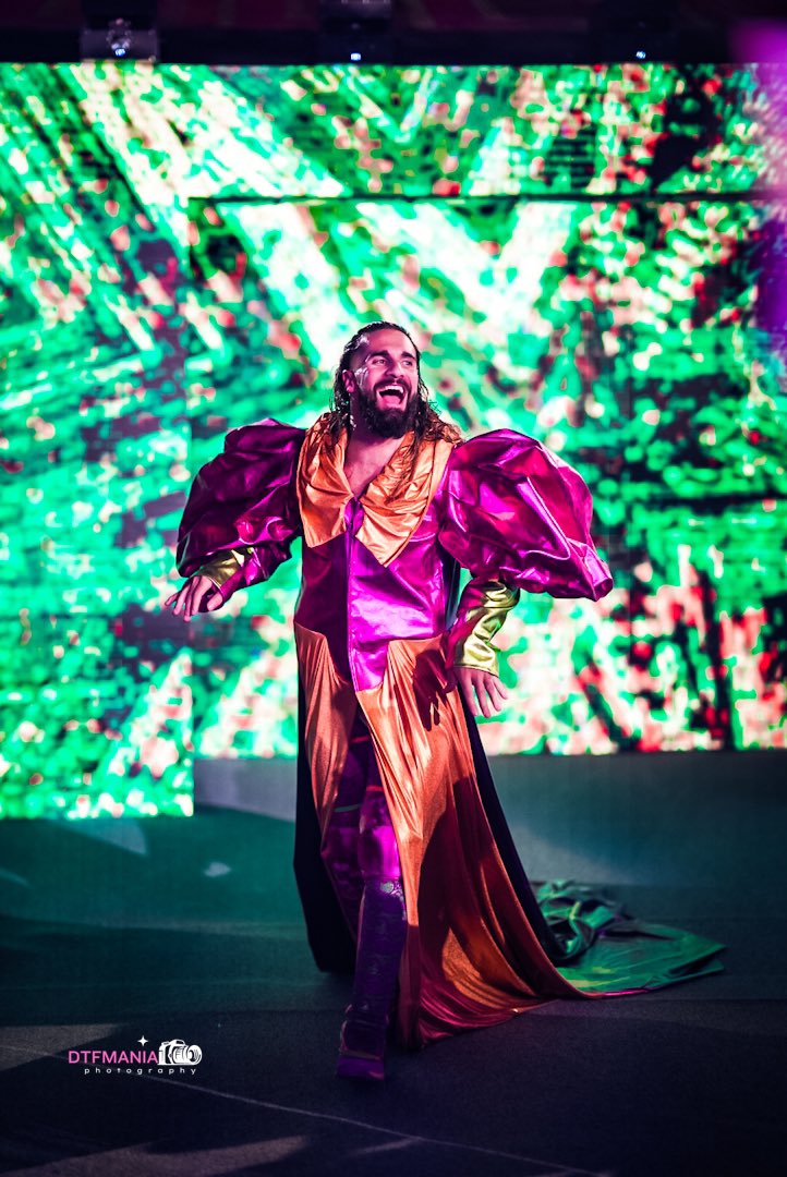 DtfMania's tweet photo. SETH 🎀

 @WWERollins #SummerSlam https://t.co/78HBFOJ3bq