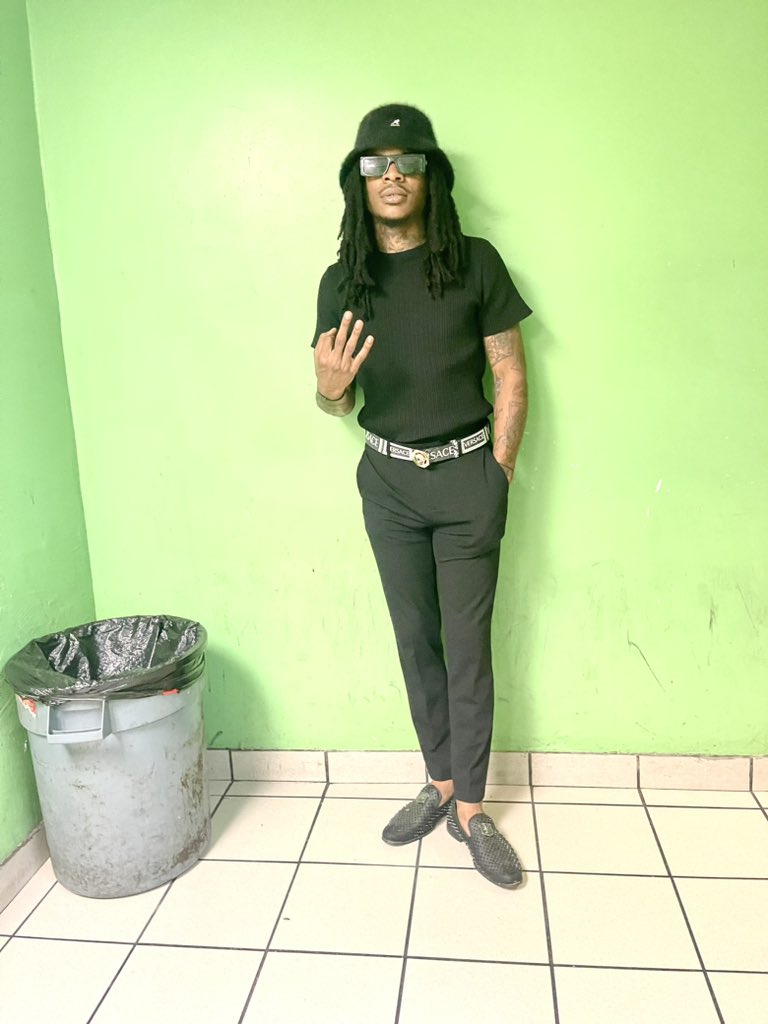 Mak10moye's tweet image. When I pop out this shi go down in da books, don’t get mad at DaDon cause ya b**** took 🅿️🔥💫 #DaDon🅿️ #RidgeRdFL🔟  #SuperP🔌
