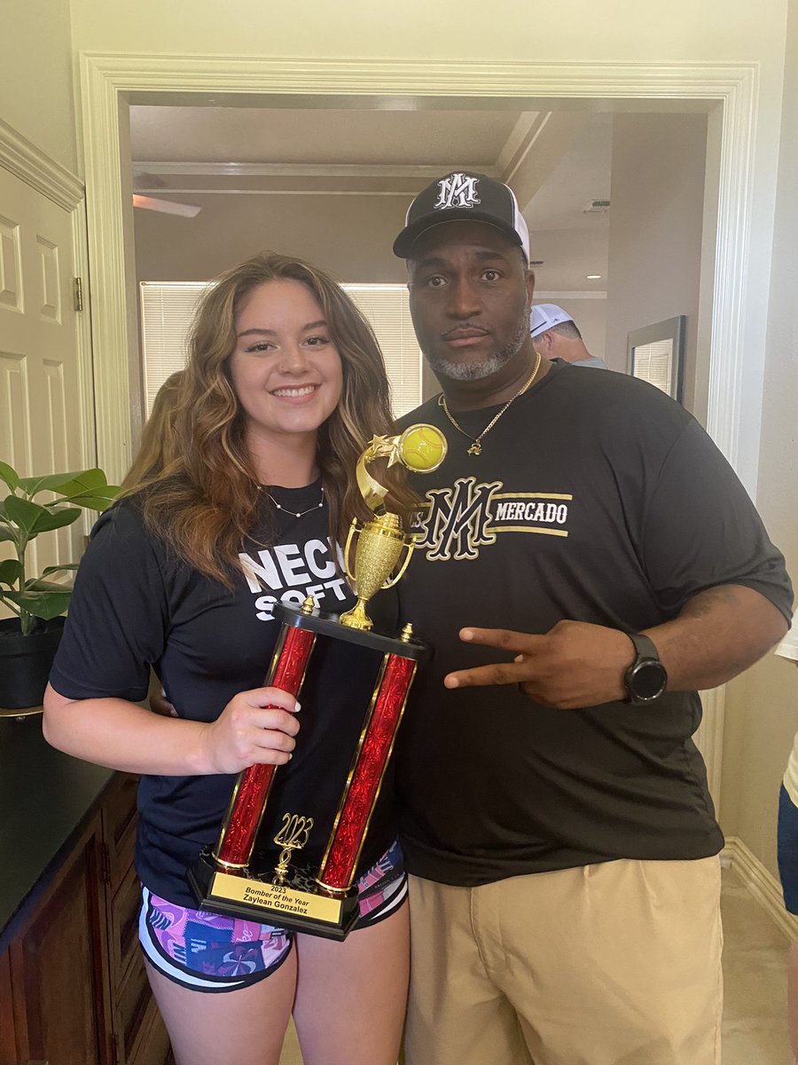 Senior send off/end of season party and I was awarded with Bomber of the Year!! 🦾💣🤍🖤 Keeping it rolling into the Fall!! #igotnext #weoverme #makingdreamscometrue @AMNTX18u @AMNTX18u_Jeff
