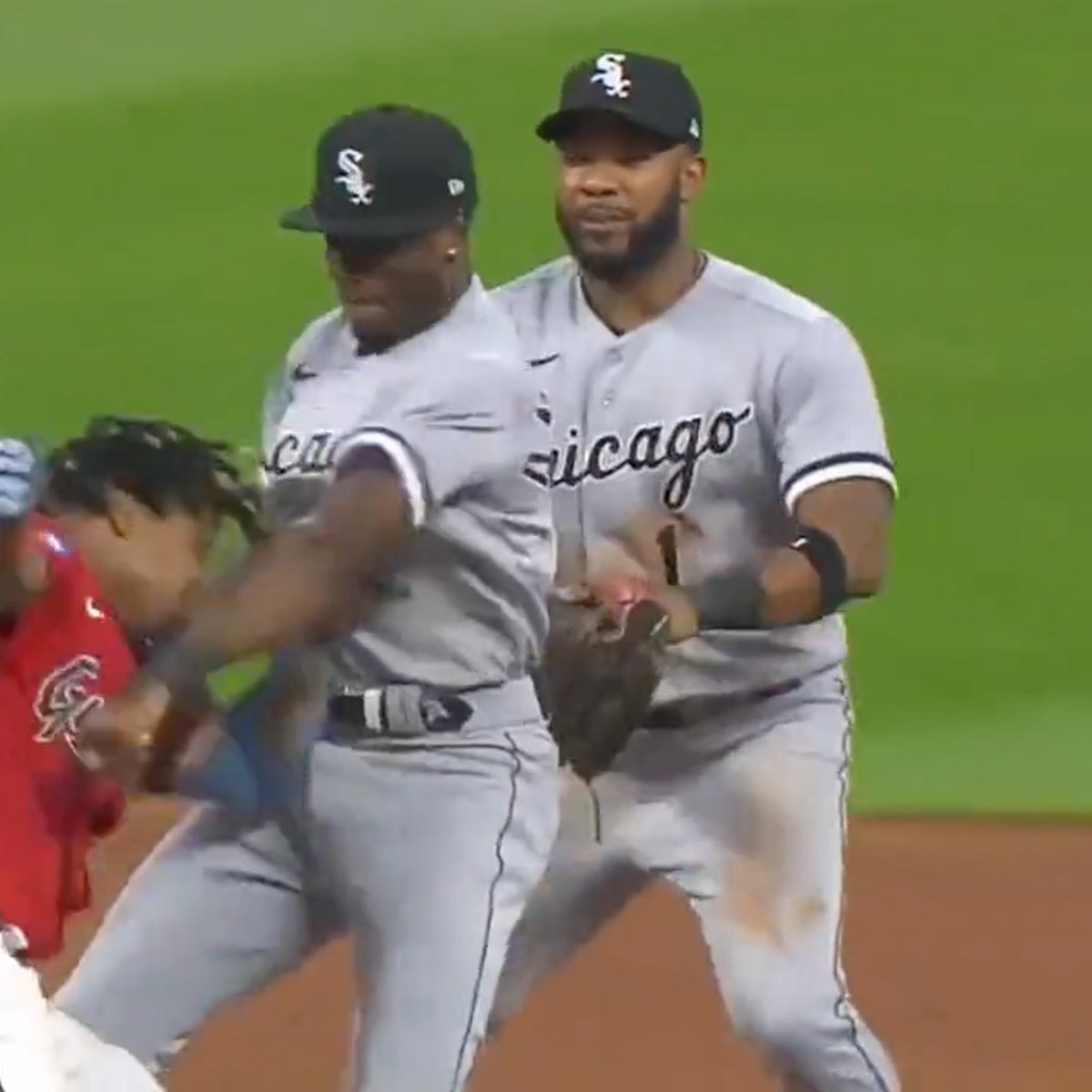 DannyVietti's tweet image. Elvis Andrus needs new friends