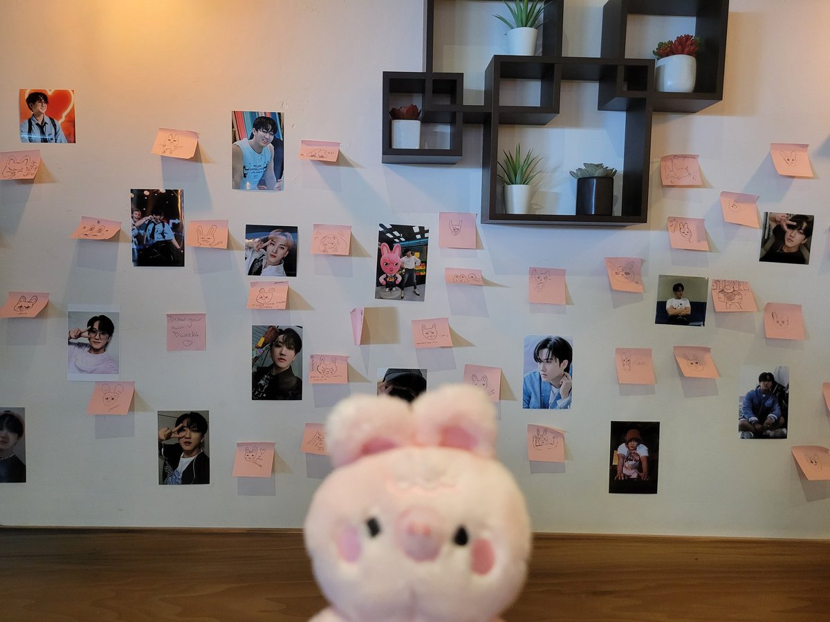 noskzps's tweet photo. binnie day!! 🐖🐇🎂 thank you for hosting @cafelovestay! #seolareclipse #HappyChangbinDay https://t.co/1VYHbZ1PUD