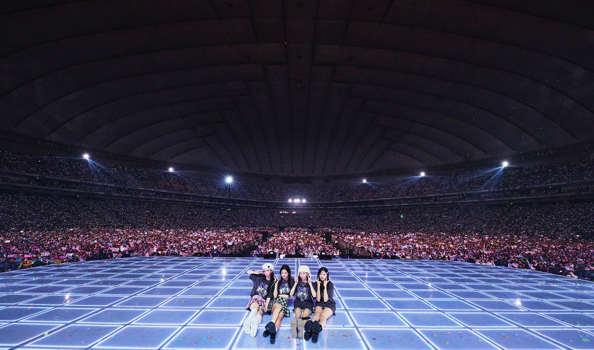 wfinteur's tweet photo. (☆) Witnessing the magic of Tokyo Dome on our first day! ✨ A heartfelt thank you to everyone who made Tokyo Dome come alive with your presence 💜 Today's experience was incredible! Can't wait to do it all over again tomorrow ♫' https://t.co/E2gPSHHO8w