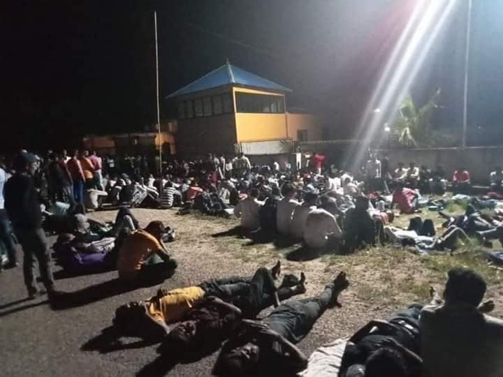 #Breaking_News : ६ सय कामदार माग गरेको मलेसियाको एक कम्पनीमा अन्तरवार्ता  दिन ४५ सय मान्छे बर्दिबासको सडकमा रात भरि सुतेका छन्...!