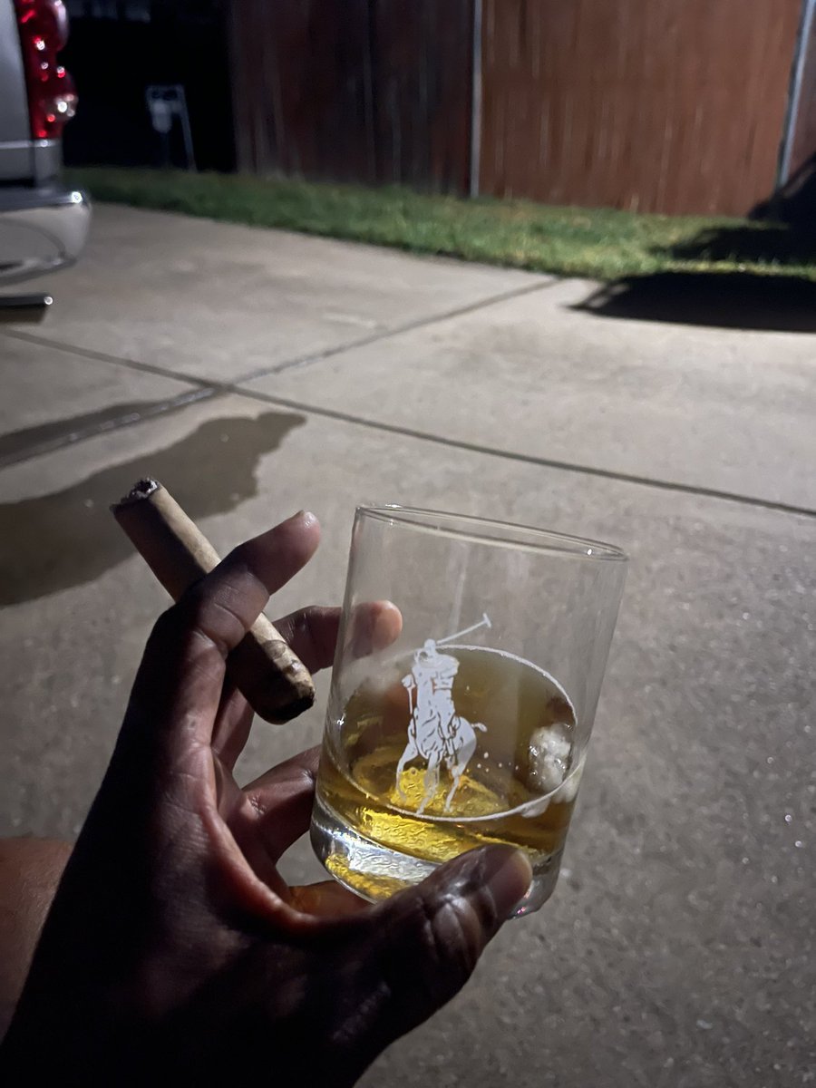 CigarbossR's tweet photo. When UNC say get what you want….. ok Hennessy it is.   @cuban_rounds @Hennessy @CigarTighe https://t.co/D1tOaalb2D