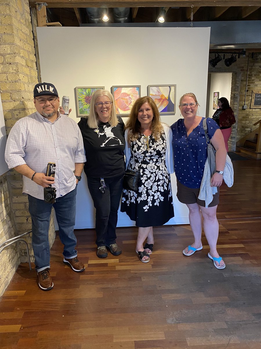 bellafiore3's tweet photo. I had a blast at the @vargallery art opening tonight. Reunion of @WisconsinArtEd board members. #waea #artisteducator #artteachersofinstagram https://t.co/FTT3fg8w15