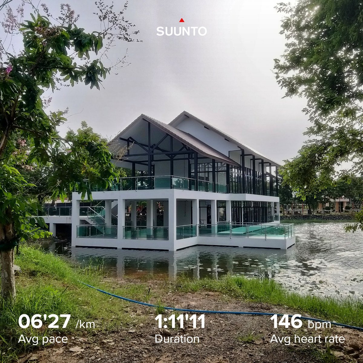 NADITLY's tweet photo. It's such a beautiful house. Nope!, that's a new finess center. 

👣🔺️⚫ 26°C ⛅ #Barefoot #Running #SuuntoRun #Strava #GarminConnect #LazySunday https://t.co/ABKlMnak8B
