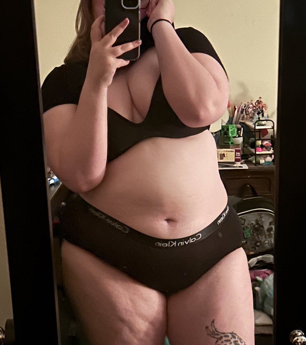 its been a while. I got some new underwear <3